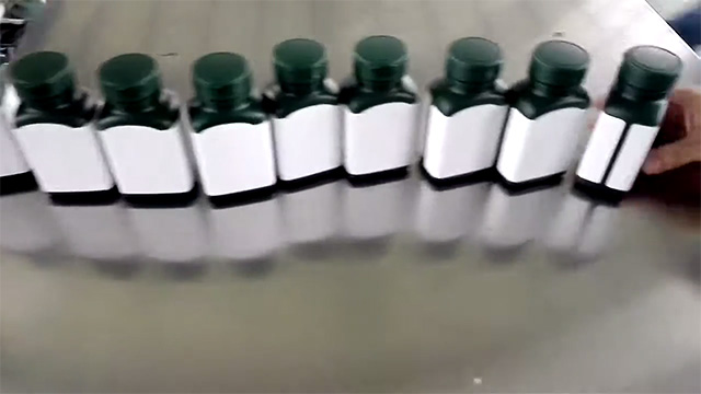 Square Bottle Wrap Around Labeling Machine